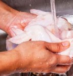 مضرات شستن گوشت مرغ قبل از پخت آن