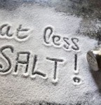 برای خیساندن برنج از سنگ نمک هرگز استفاده نکنید